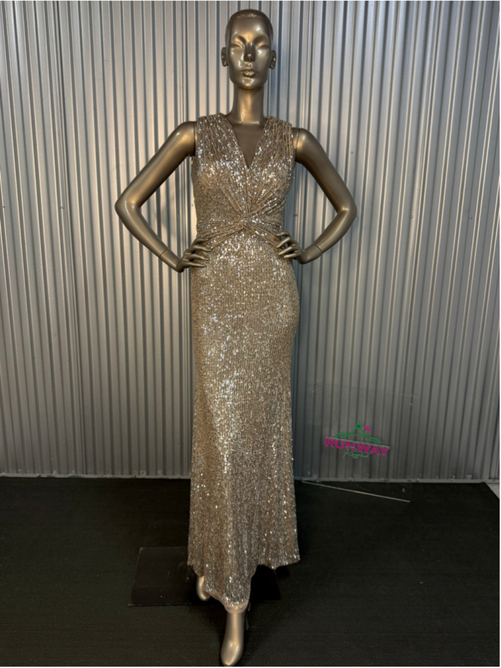 Aqua Dresses Champagne Sequin Twist Waist Evening Gown | Size 0